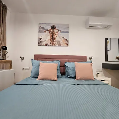 Sea Garden Luxury * וארנה